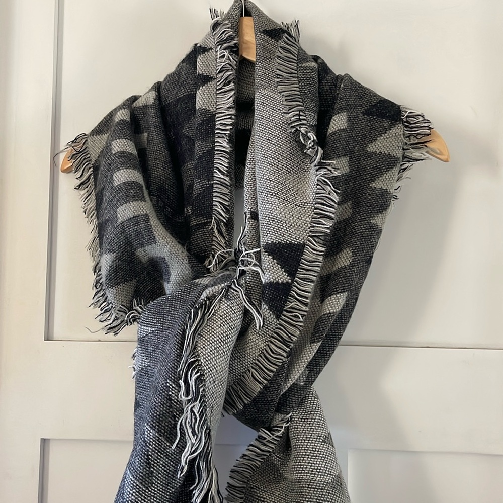 Western knit scarf